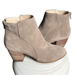 LIKE NEW Sole Society River So-Riverr Beige Tan Suede Leather Bootie 7